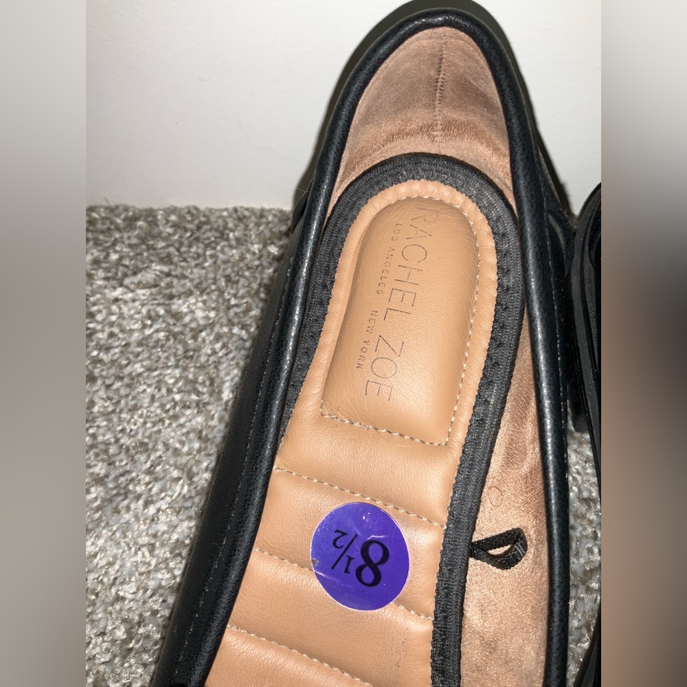 Rachel Zoe Black Leather-like Loafers with Gold Chain Detail Sz 8.5 - Picture 3 of 6
